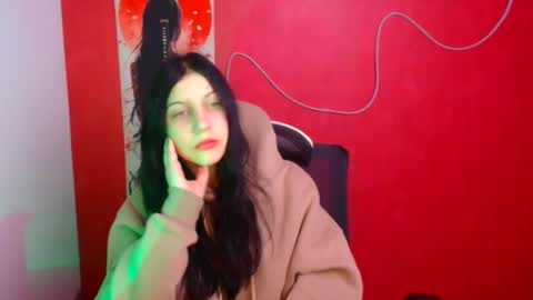 Snapshot of emxma chatting on 11-22-25, 12:37 Emma online show from 11-22-25, 12:37