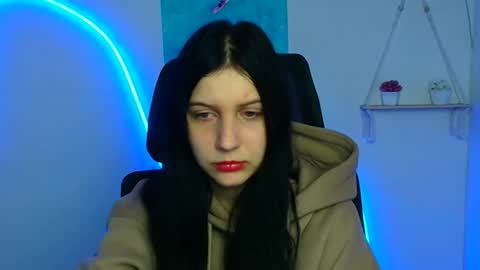 Snapshot of emxma chatting on 11-23-25, 12:38 Emma online show from 11-23-25, 12:38