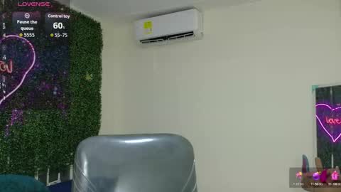 Snapshot of emy_0 chatting on 02-27-26, 08:09 Emy online show from 02-27-26, 08:09