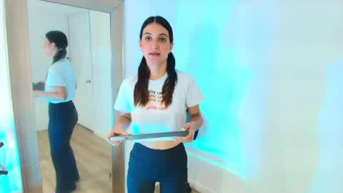 EMY FERRER online show from 04-11-26, 03:33