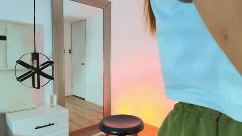 EMY FERRER online show from 05-26-26, 03:24