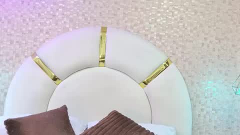 Emy  online show from 02-11-26, 11:37