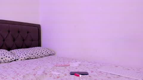 Snapshot of emy_zapatastar chatting on 02-01-25, 04:46 Emiliana online show from 02-01-25, 04:46