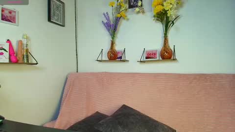 emycarver09 online show from 09-24-25, 11:57