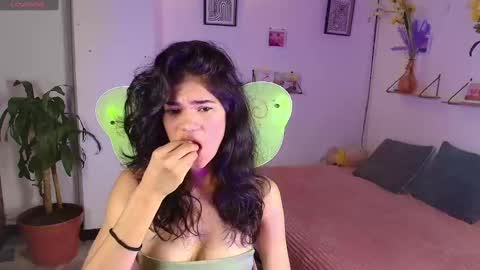 emycarver09 online show from 10-31-25, 09:21