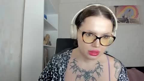 emydeliro online show from 04-17-26, 05:49