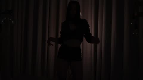 Snapshot of emyii chatting on 11-24-25, 06:40 Eimi3 online show from 11-24-25, 06:40