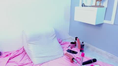 Emy online show from 03-21-26, 01:16