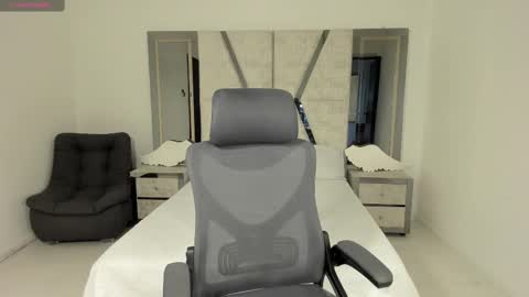 Snapshot of emysilver chatting on 03-03-25, 04:35 Emy Silver online show from 03-03-25, 04:35