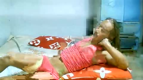 CHUN LY online show from 04-09-26, 05:07