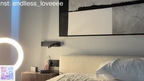 Snapshot of endlessmia chatting on 01-10-26, 02:46 Mia online show from 01-10-26, 02:46