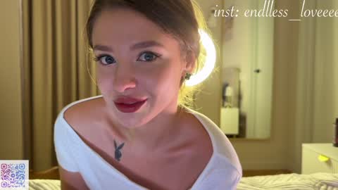 Snapshot of endlessmia chatting on 02-10-26, 07:51 Mia online show from 02-10-26, 07:51