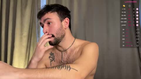 Snapshot of enen_glo chatting on 11-13-25, 11:31 Enen online show from 11-13-25, 11:31