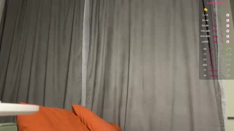 Snapshot of enen_glo chatting on 11-20-25, 02:06 Enen online show from 11-20-25, 02:06