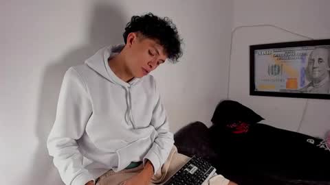 Salo online show from 03-22-26, 06:50