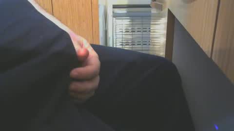 Snapshot of engin_83 chatting on 12-13-25, 08:58 engin_83 online show from 12-13-25, 08:58