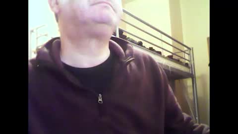 Snapshot of englishguysurrey chatting on 12-10-24, 06:28 englishguysurrey online show from 12-10-24, 06:28