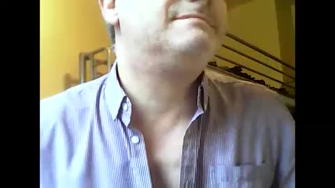 Snapshot of englishguysurrey chatting on 02-23-25, 03:40 englishguysurrey online show from 02-23-25, 03:40