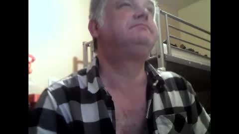 Snapshot of englishguysurrey chatting on 10-24-25, 05:59 englishguysurrey online show from 10-24-25, 05:59