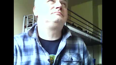 Snapshot of englishguysurrey chatting on 04-03-26, 12:25 englishguysurrey online show from 04-03-26, 12:25