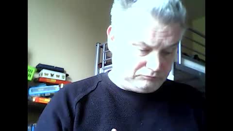 Snapshot of englishguysurrey chatting on 04-15-26, 10:00 englishguysurrey online show from 04-15-26, 10:00