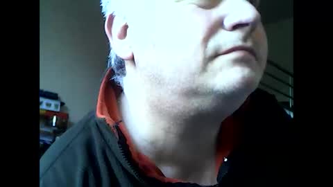 Snapshot of englishguysurrey chatting on 04-16-26, 05:41 englishguysurrey online show from 04-16-26, 05:41