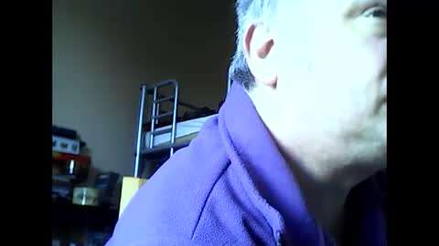 Snapshot of englishguysurrey chatting on 04-19-26, 06:13 englishguysurrey online show from 04-19-26, 06:13
