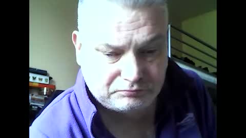 Snapshot of englishguysurrey chatting on 04-26-26, 08:56 englishguysurrey online show from 04-26-26, 08:56