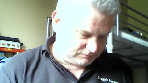 Snapshot of englishguysurrey chatting on 07-04-26, 02:01 englishguysurrey online show from 07-04-26, 02:01