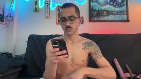 Snapshot of enjoythetrip chatting on 09-11-25, 10:04 Luke online show from 09-11-25, 10:04