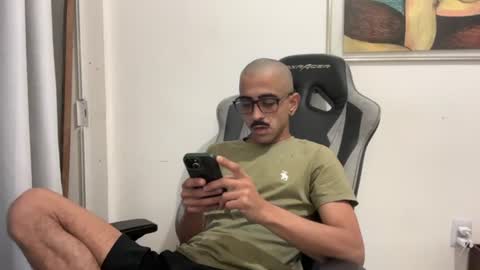 Snapshot of enjoythetrip chatting on 06-20-26, 06:05 Luke online show from 06-20-26, 06:05