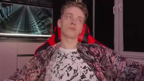 Enker online show from 10-26-25, 01:22