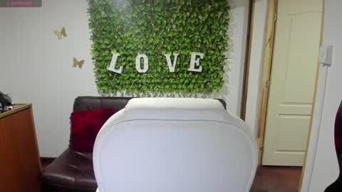 Enma clark online show from 01-19-25, 04:01