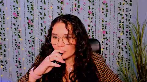 Snapshot of enny_mrr chatting on 03-03-25, 09:33 enny_mrr online show from 03-03-25, 09:33