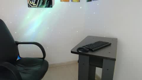 Snapshot of enriblack92 chatting on 12-31-24, 06:27 enriblack92 online show from 12-31-24, 06:27