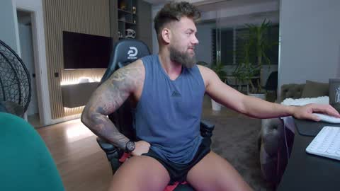 Erik online show from 01-24-25, 09:47