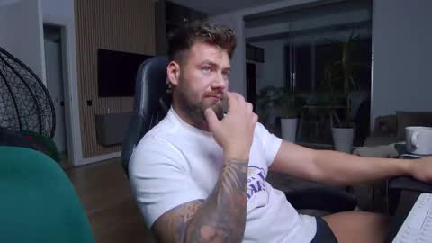 Erik online show from 02-23-25, 07:07