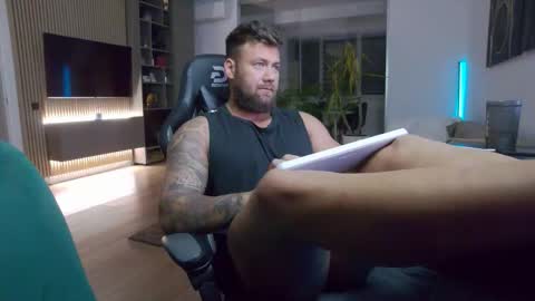 Erik online show from 10-15-25, 05:13