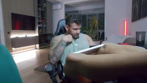 Erik online show from 10-17-25, 05:48