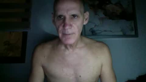 Snapshot of enriquelopez007073 chatting on 12-16-25, 09:47 The Man 007 online show from 12-16-25, 09:47
