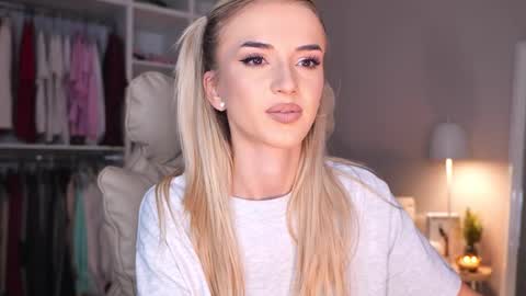 entya online show from 10-13-25, 06:35