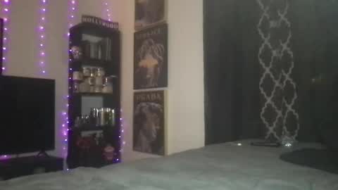 Snapshot of envyxoxo_1 chatting on 02-27-26, 01:49 Envy online show from 02-27-26, 01:49