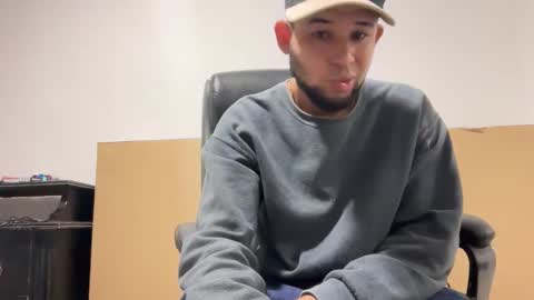 Snapshot of enyel_100 chatting on 01-06-26, 03:10 enyel_100 online show from 01-06-26, 03:10