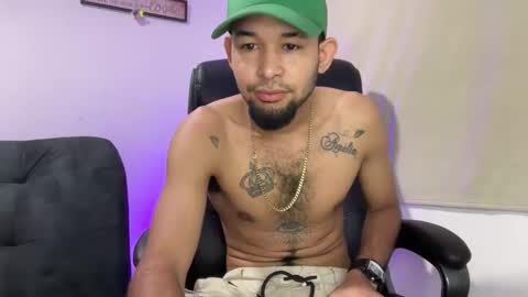 Snapshot of enyel_100 chatting on 02-11-26, 10:31 enyel_100 online show from 02-11-26, 10:31