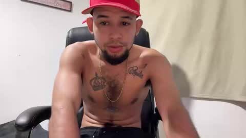 Snapshot of enyel_100 chatting on 02-26-26, 08:35 enyel_100 online show from 02-26-26, 08:35