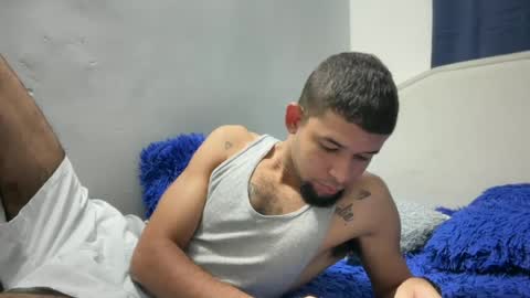 Snapshot of enyel_100 chatting on 06-17-26, 01:30 enyel_100 online show from 06-17-26, 01:30