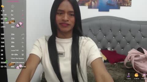 Snapshot of enyelin chatting on 11-15-25, 12:34 Enyenlina online show from 11-15-25, 12:34