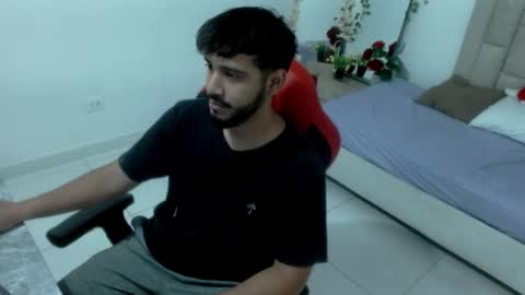 Snapshot of enzo_fox chatting on 05-12-26, 07:22 j-mac online show from 05-12-26, 07:22
