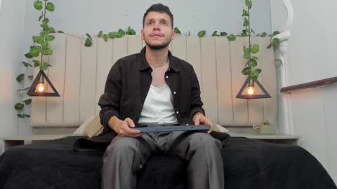 ENZO online show from 11-06-25, 02:18