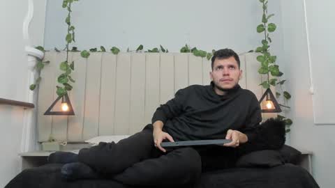 ENZO online show from 11-08-25, 02:28